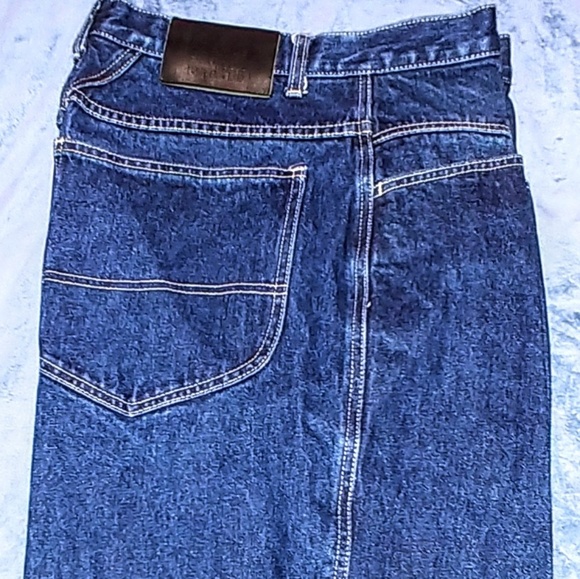 Shorts - Picture 2 of 3